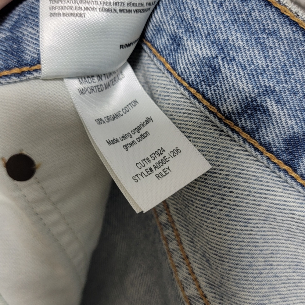 Agolde anthropologie Riley distressed light wash denim button fly jeans - Picture 5 of 9